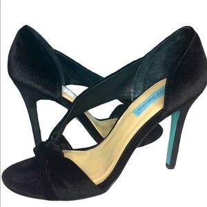 Betsey Johnson “ Abi” Black Velvet Heels Size:8.5